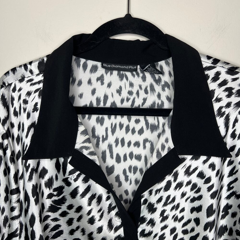 Womens Black & White Animal Print Blouse with Contrast Collar - Picture 2 of 8